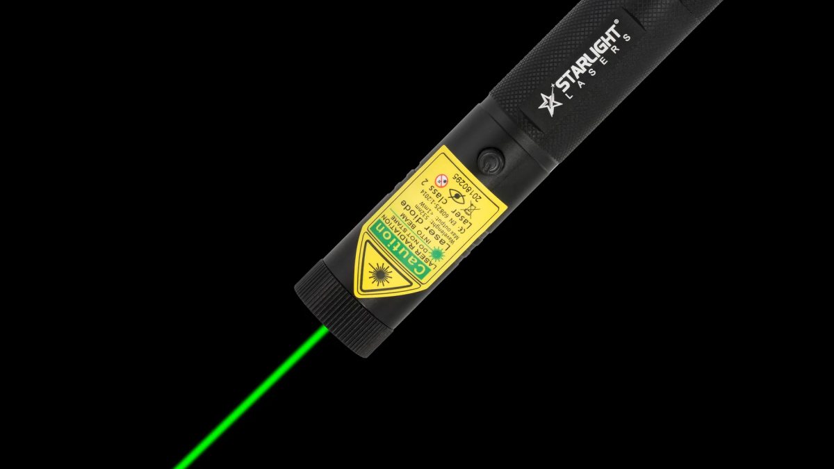 How to Scare Birds with a Laser Pointer: A Practical Plan for Farms, Gardens and Boats